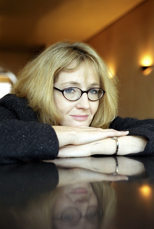 jkrowling2000photoshootmanfredwitt007.jpg