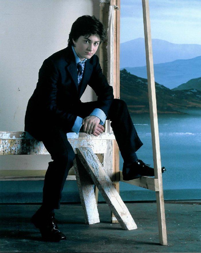 danielradcliffe2002photoshootgirlslife008.jpg