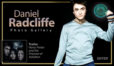 danielradcliffe2004photoshootparade018.jpg